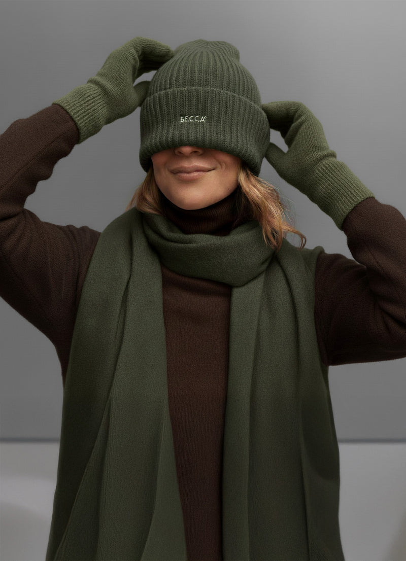BECCA Q knitted beanie, lifestyle shot